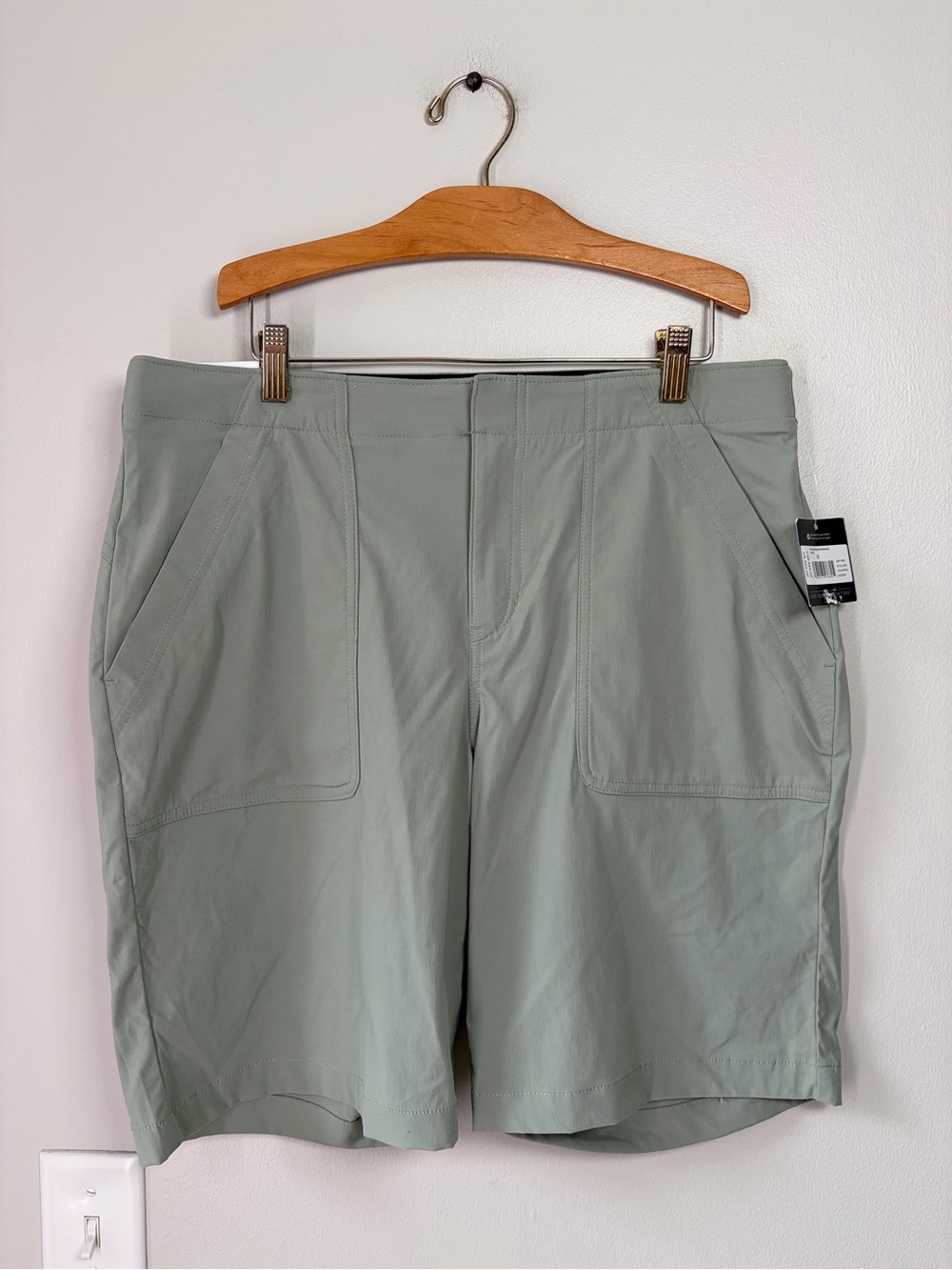 Eddie Bauer Women's Sage Horizon Bermuda Shorts Hiking Outdoor Performance